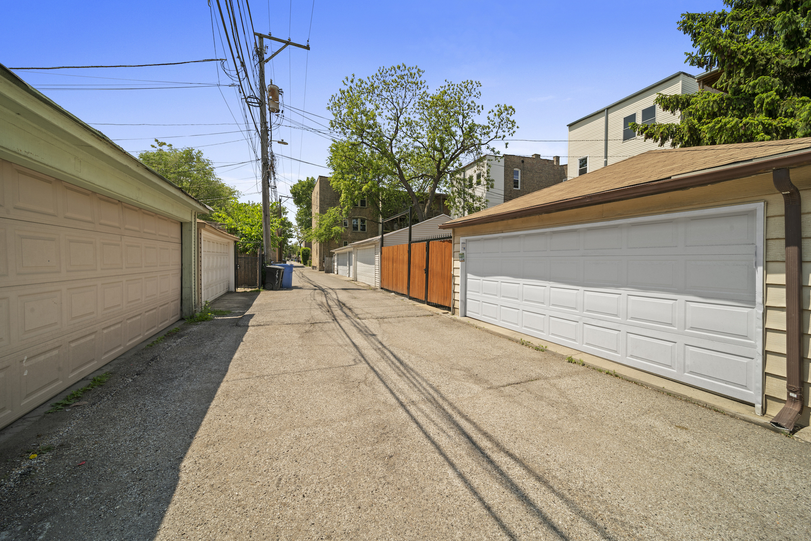 2545 West Walton Street, Unit 2 Chicago, IL 60622 - Photo 18 of 20 a house view with a street