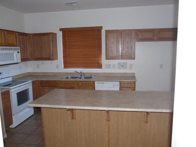 4504 West Fremont Rd. Laveen, AZ 85339 - Photo 4 of 17 Kitchen