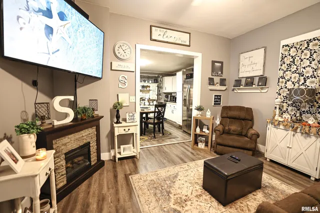 $60,000 | 111 West Cross Street, Winchester, IL 62694