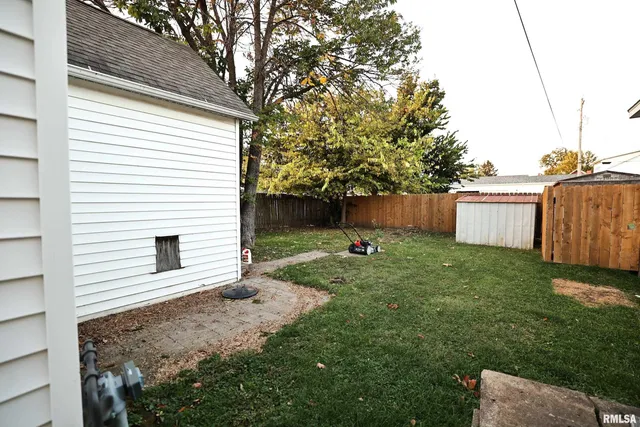 $60,000 | 111 West Cross Street, Winchester, IL 62694