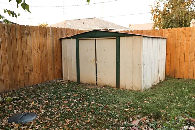 $60,000 | 111 West Cross Street, Winchester, IL 62694