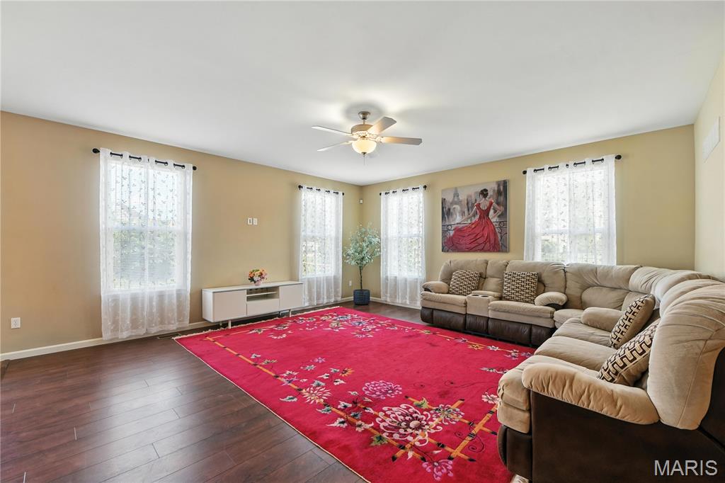 1549 Cannon Ridge Drive St. Louis, MO 63146 - Photo 4 of 28