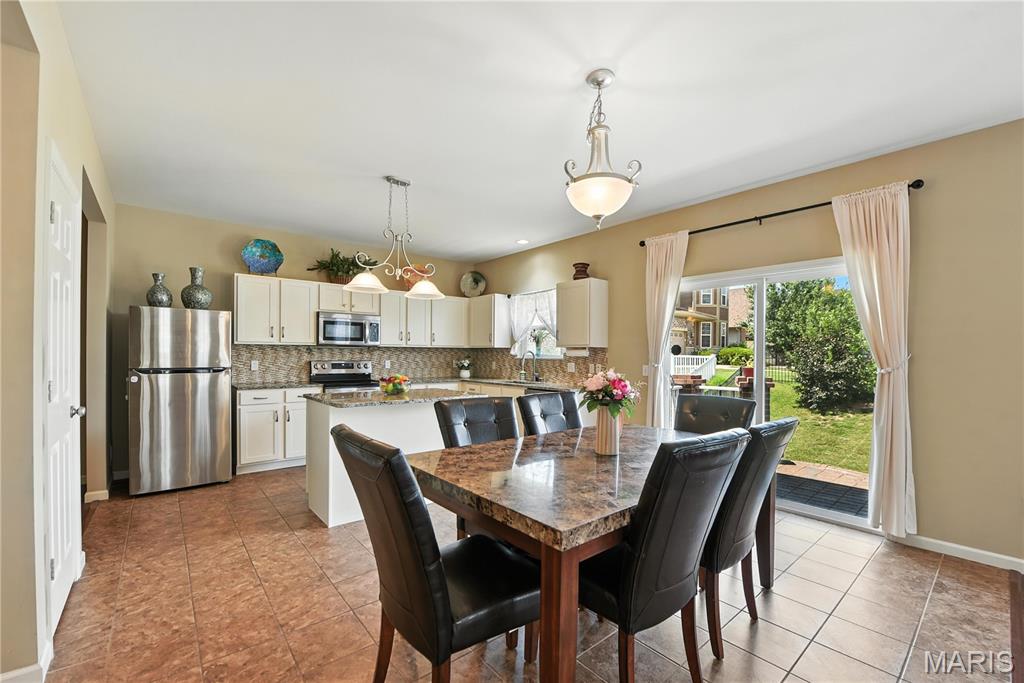 1549 Cannon Ridge Drive St. Louis, MO 63146 - Photo 6 of 28