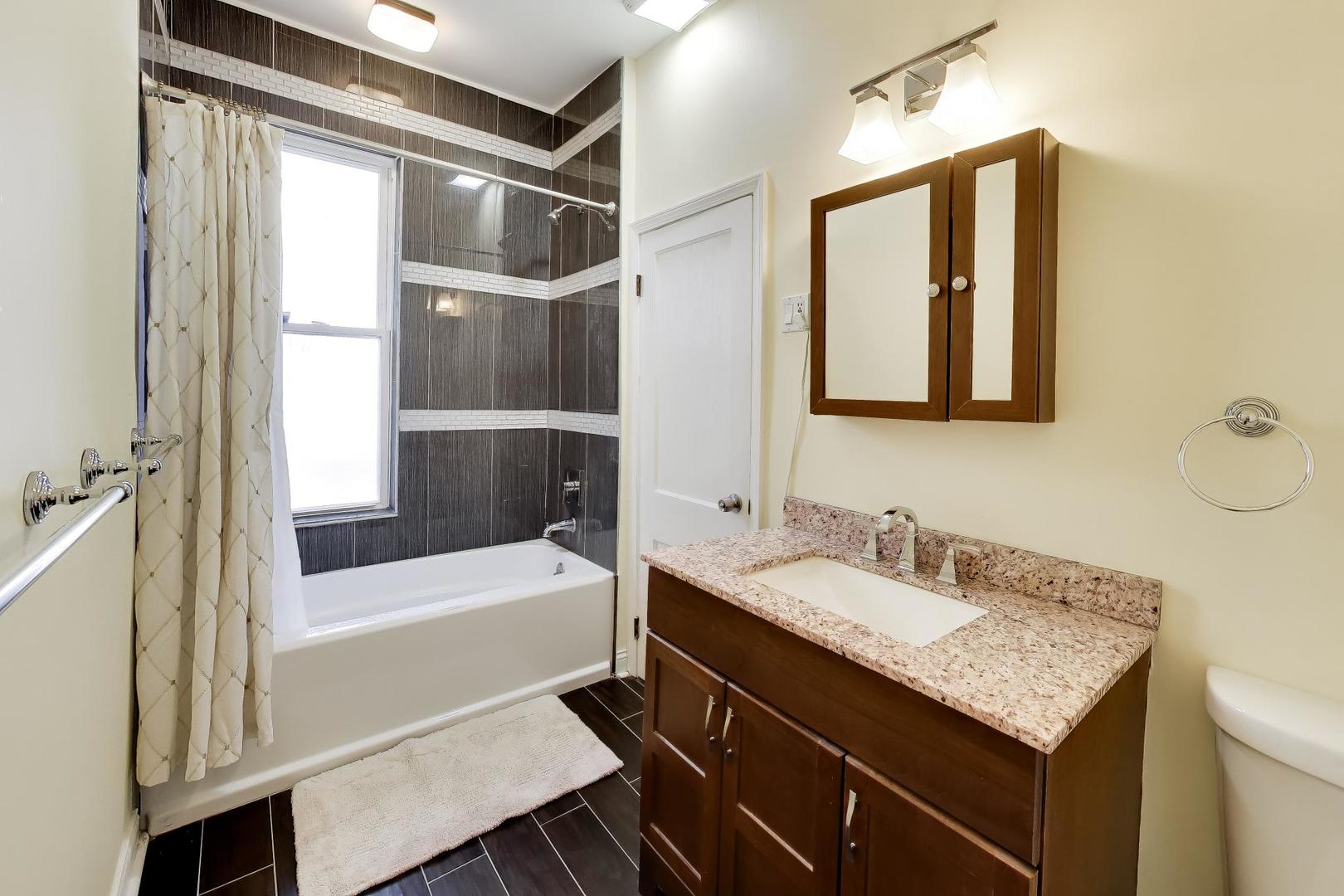 1619 Fowler Avenue Evanston, IL 60201 - Photo 17 of 48