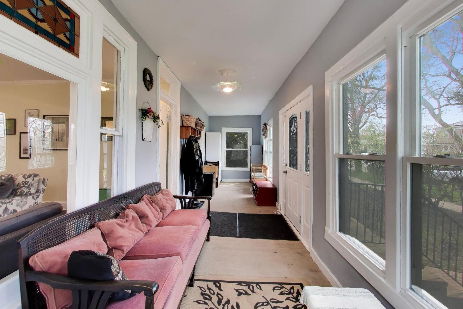 1619 Fowler Avenue Evanston, IL 60201 - Photo 3 of 48