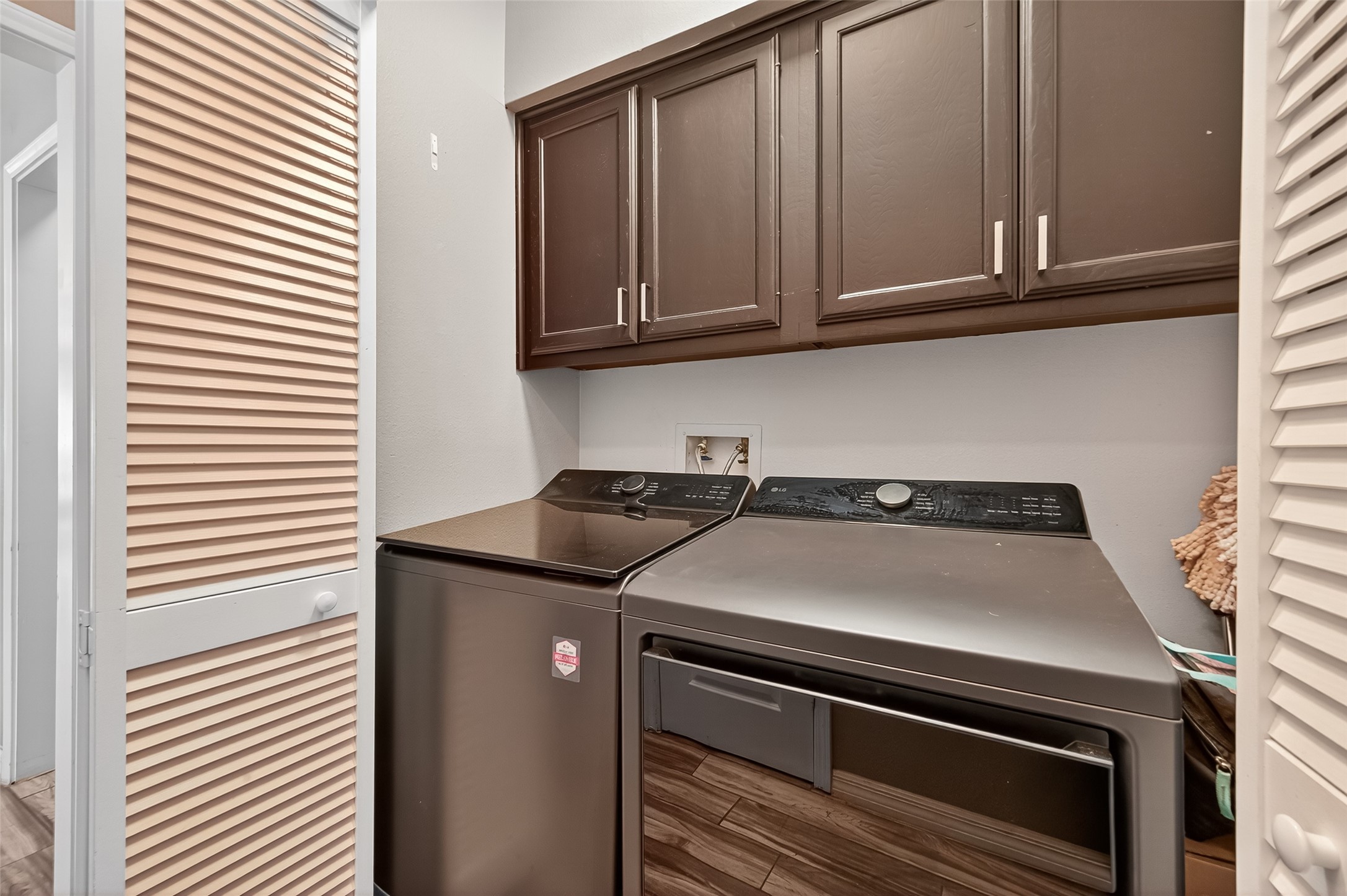 5310 Holly View Drive Houston, TX 77091 - Photo 19 of 38 a stove top oven sitting inside of a kitchen