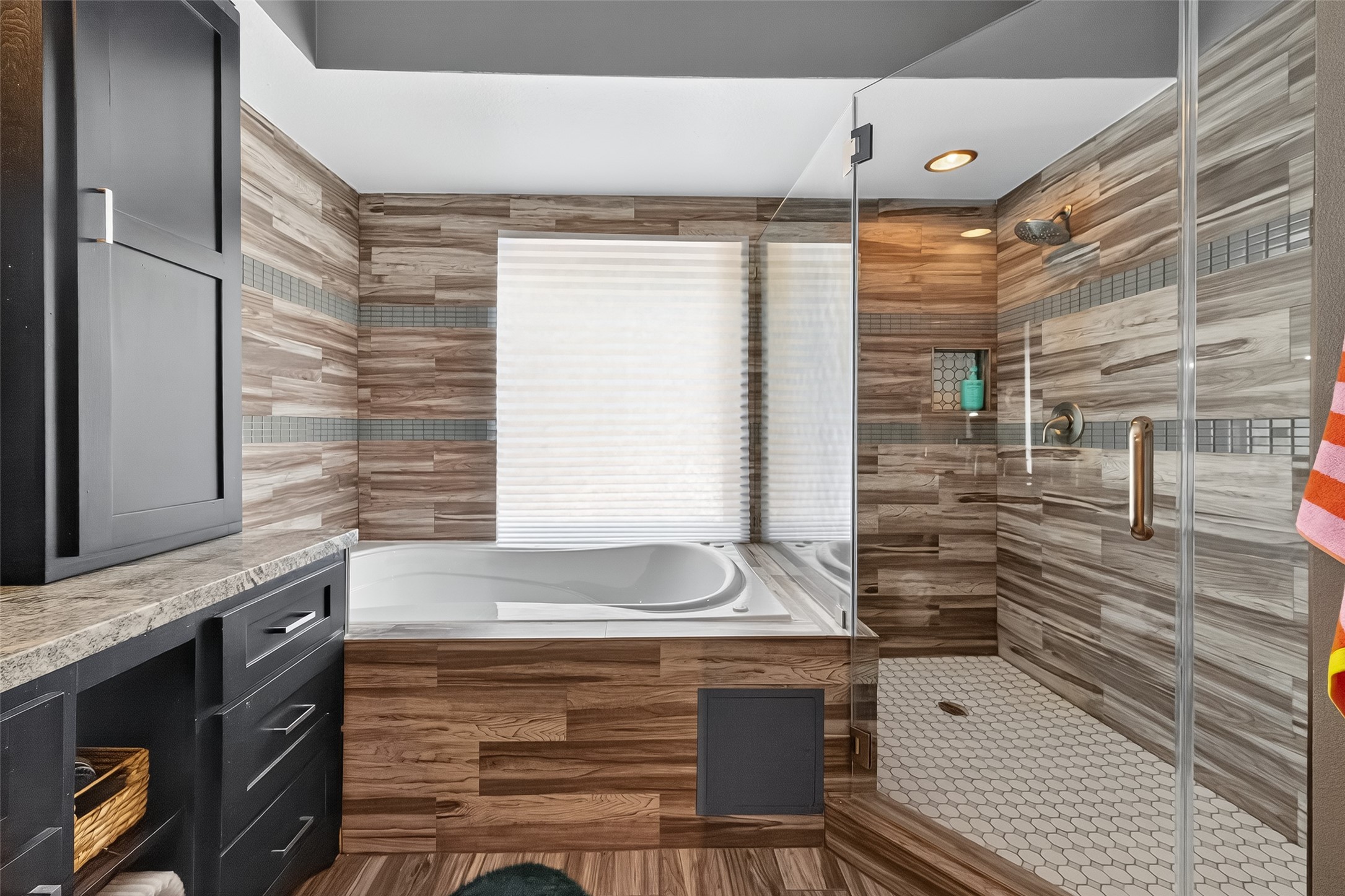 5310 Holly View Drive Houston, TX 77091 - Photo 30 of 38 a bathroom with a sink and a bathtub