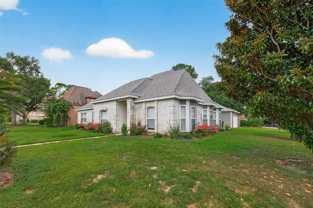 $2,800 | 5310 Holly View Drive, Houston, TX 77091