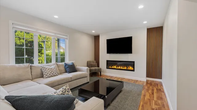 $714,800 | 1810 Hawk Lane, Elk Grove Village, IL 60007