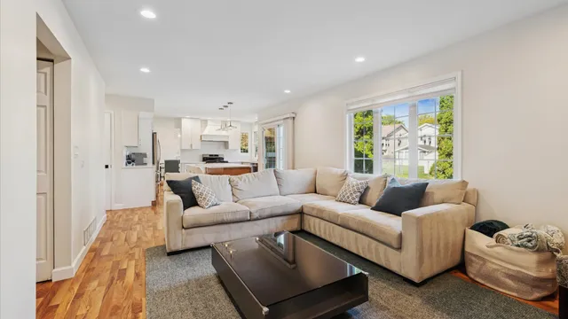 $714,800 | 1810 Hawk Lane, Elk Grove Village, IL 60007