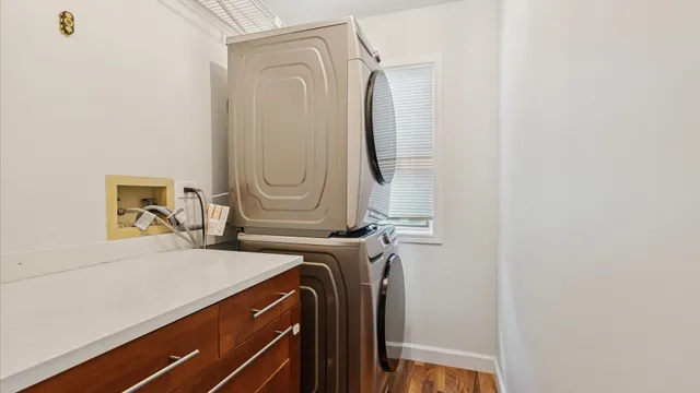 $714,800 | 1810 Hawk Lane, Elk Grove Village, IL 60007