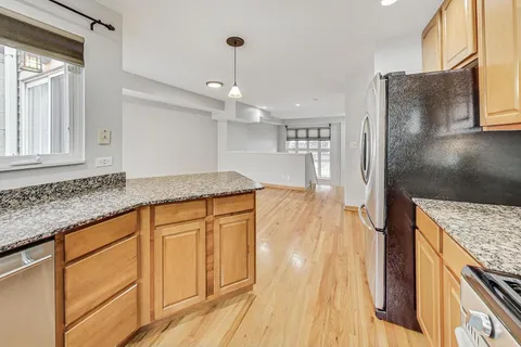 $385,000 | 4932 West Lawrence Avenue, Unit J, Chicago, IL 60630