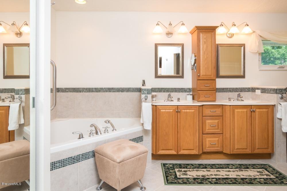 425 Rio Vista Lane Merritt Island, FL 32952 - Photo 8 of 14 Master bath