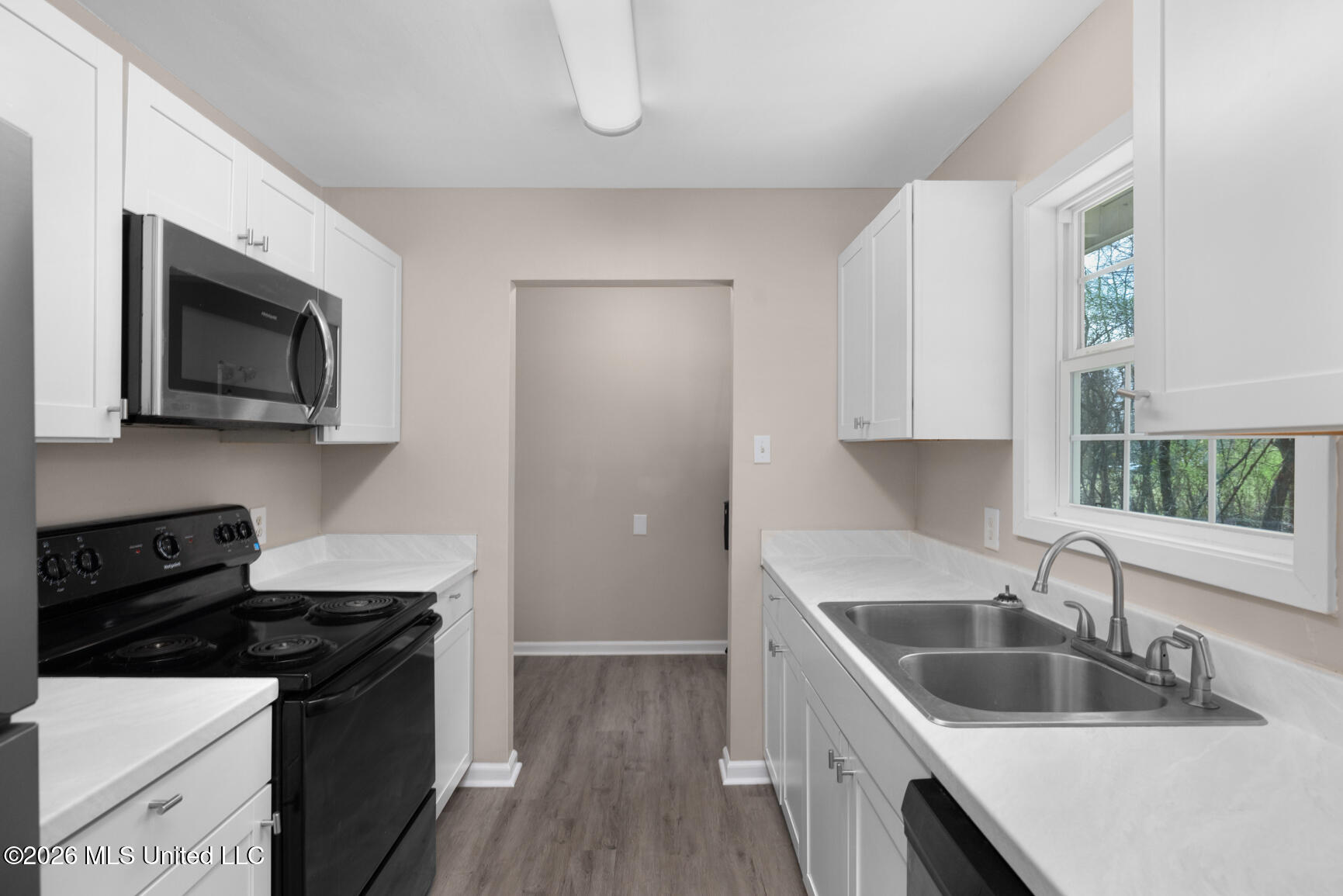 117 Interstate Hwy Farm Byhalia, MS 38611 - Photo 11 of 35 Kitchen/Laundry