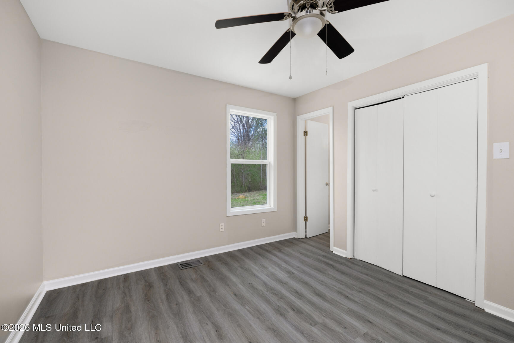 117 Interstate Hwy Farm Byhalia, MS 38611 - Photo 14 of 35 Primary Bedroom