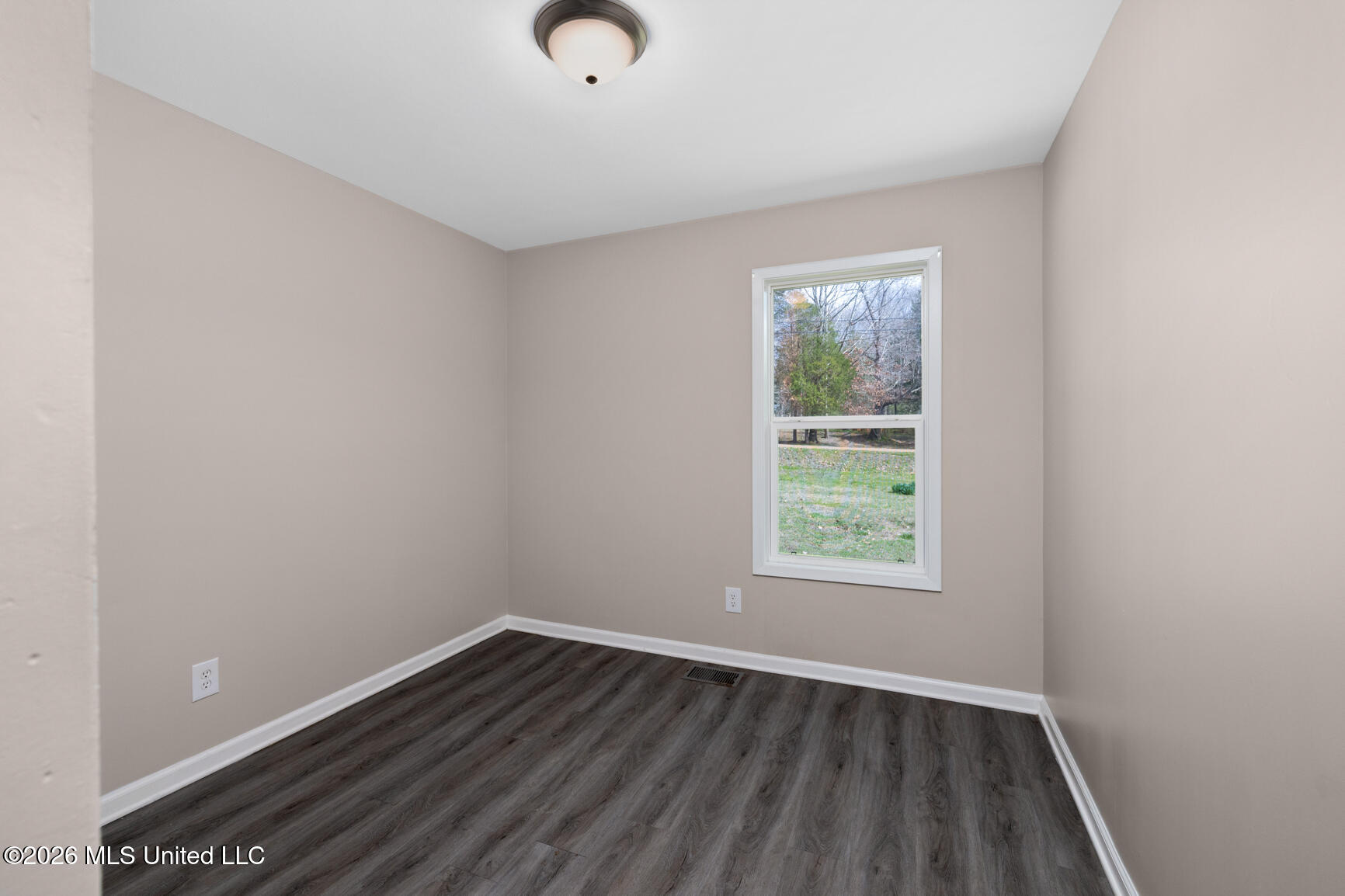 117 Interstate Hwy Farm Byhalia, MS 38611 - Photo 20 of 35 Bedroom 2