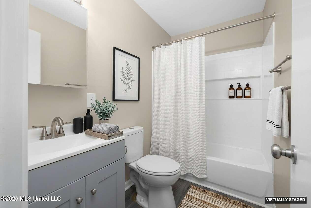 117 Interstate Hwy Farm Byhalia, MS 38611 - Photo 24 of 35 Guest Bathroom VIRTUALLY STAGED