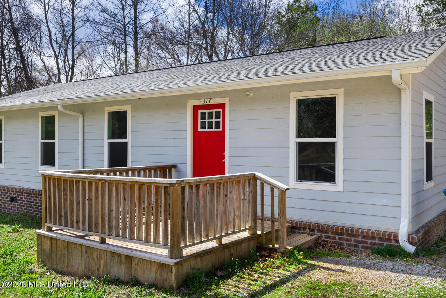 117 Interstate Hwy Farm Byhalia, MS 38611 - Photo 3 of 35 Front porch