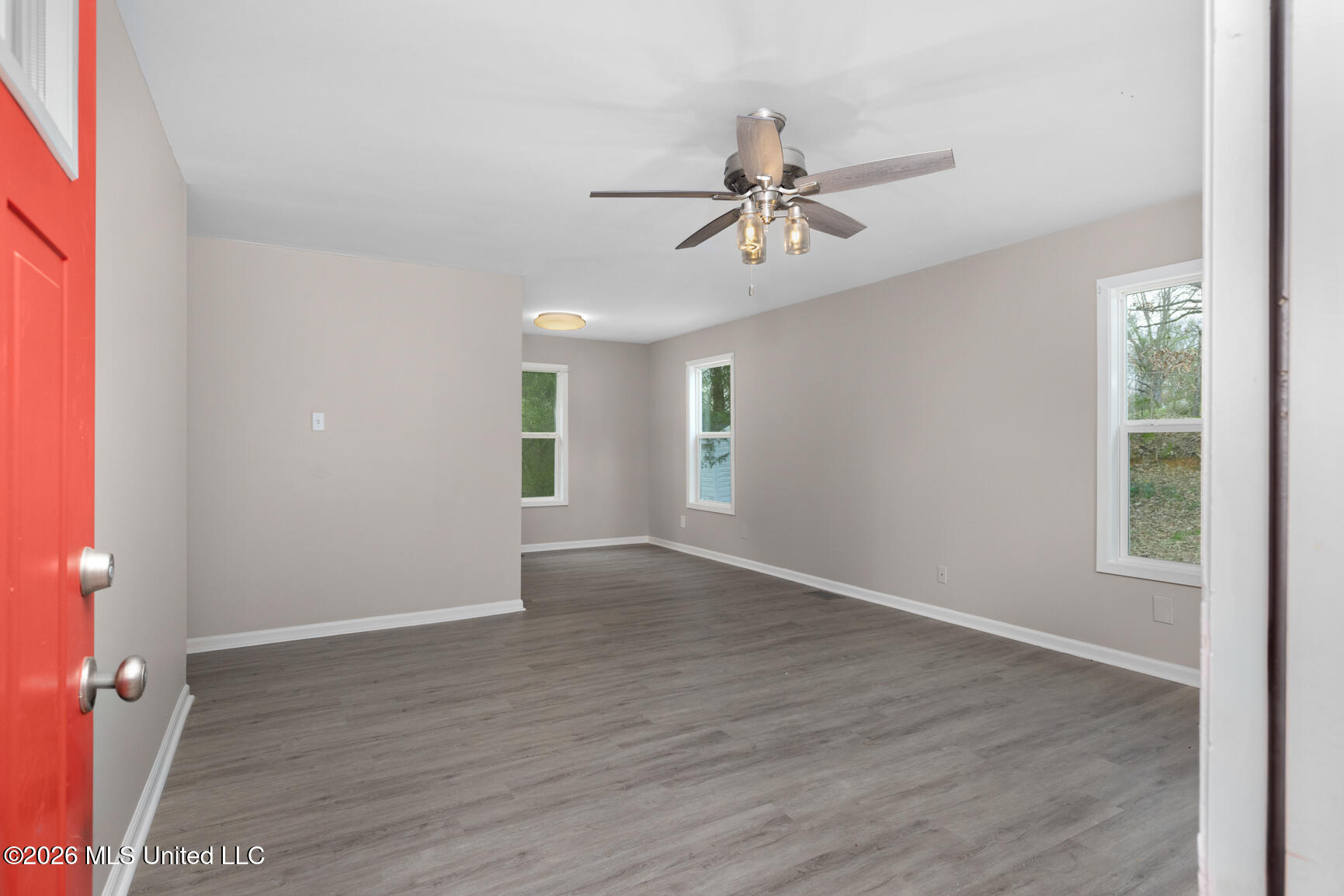 117 Interstate Hwy Farm Byhalia, MS 38611 - Photo 4 of 35 Living Room