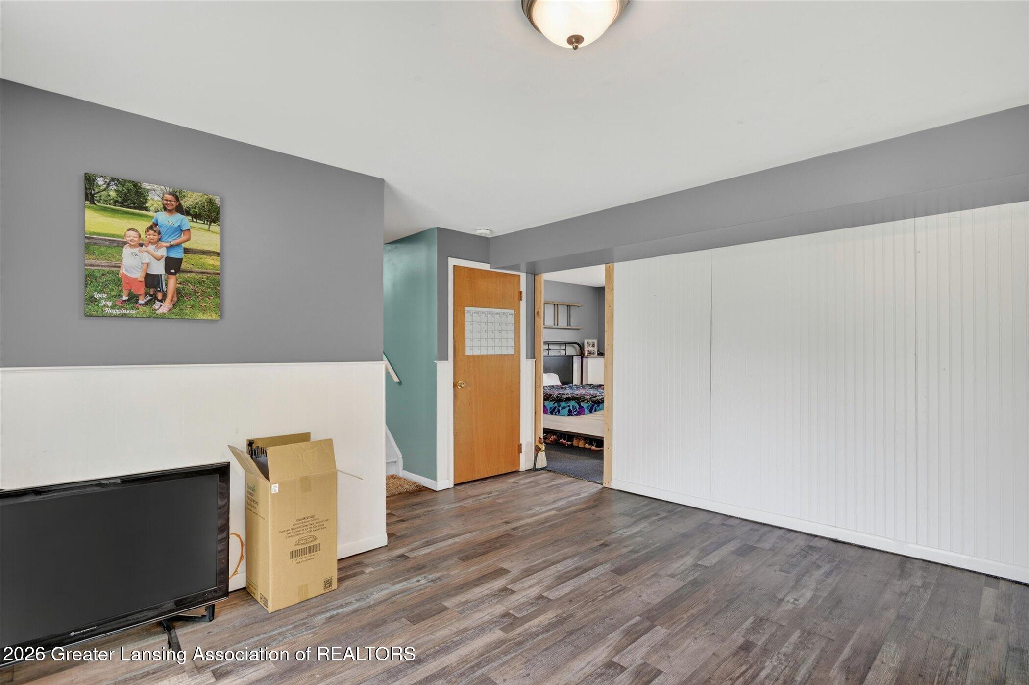 619 Charleston Road Lansing, MI 48917 - Photo 19 of 43 21-619-Charleston-Rd-Lansing-WindowStill