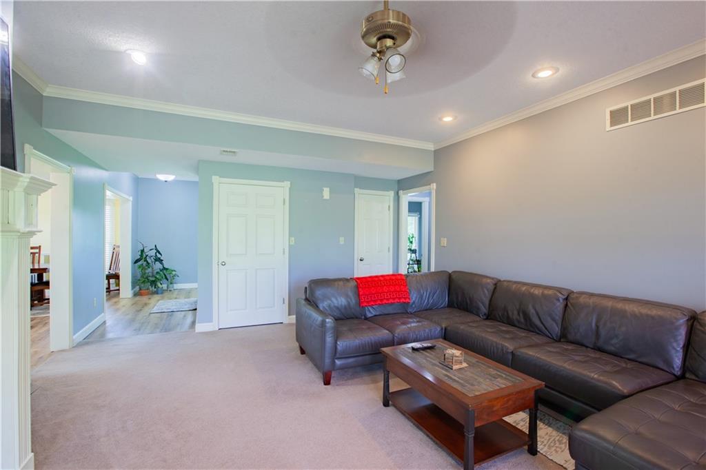 8700 South Corn Cemetery Road Oak Grove, MO 64075 - Photo 6 of 38