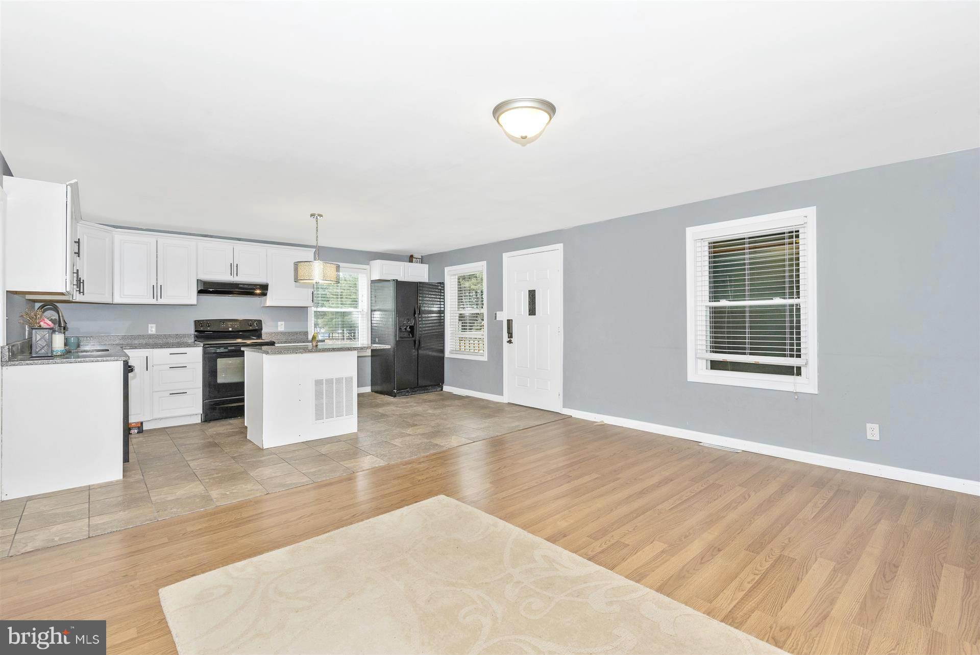16933 Shinham Road Hagerstown, MD 21740 - Photo 8 of 29 Kitchen