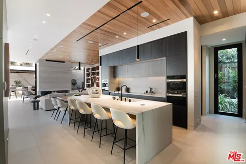 $12,950,000 | 2641 Hutton Drive, Beverly Hills, CA 90210