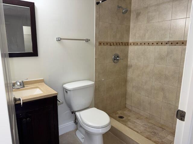 407 Meadows Circle, Unit 407 Boynton Beach, FL 33436 - Photo 13 of 38 Bathroom