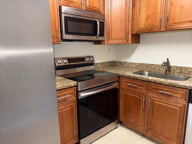 407 Meadows Circle, Unit 407 Boynton Beach, FL 33436 - Photo 36 of 38 IMG_4971