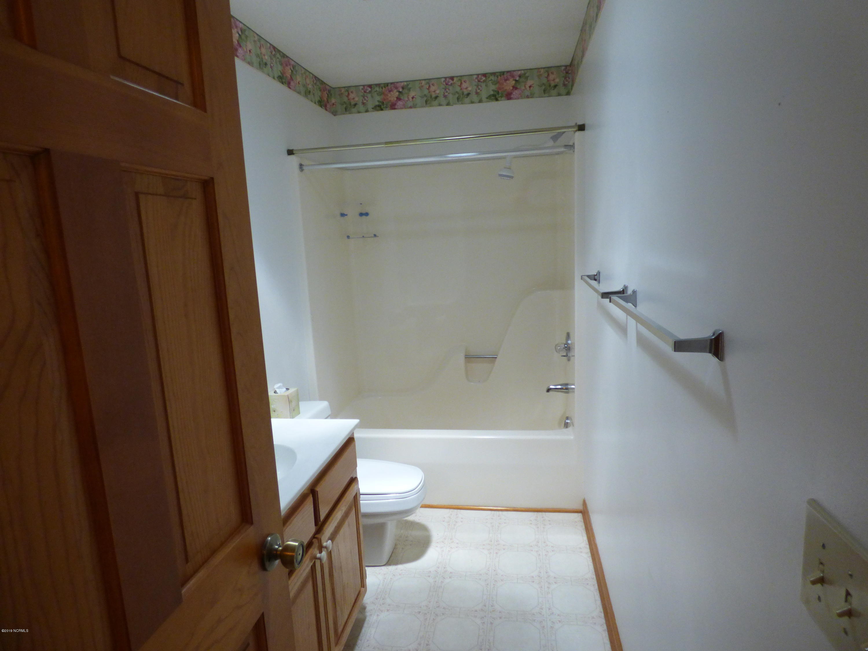 93 Cedar Tree Lane Southwest Calabash, NC 28467 - Photo 24 of 59 Guest Bath