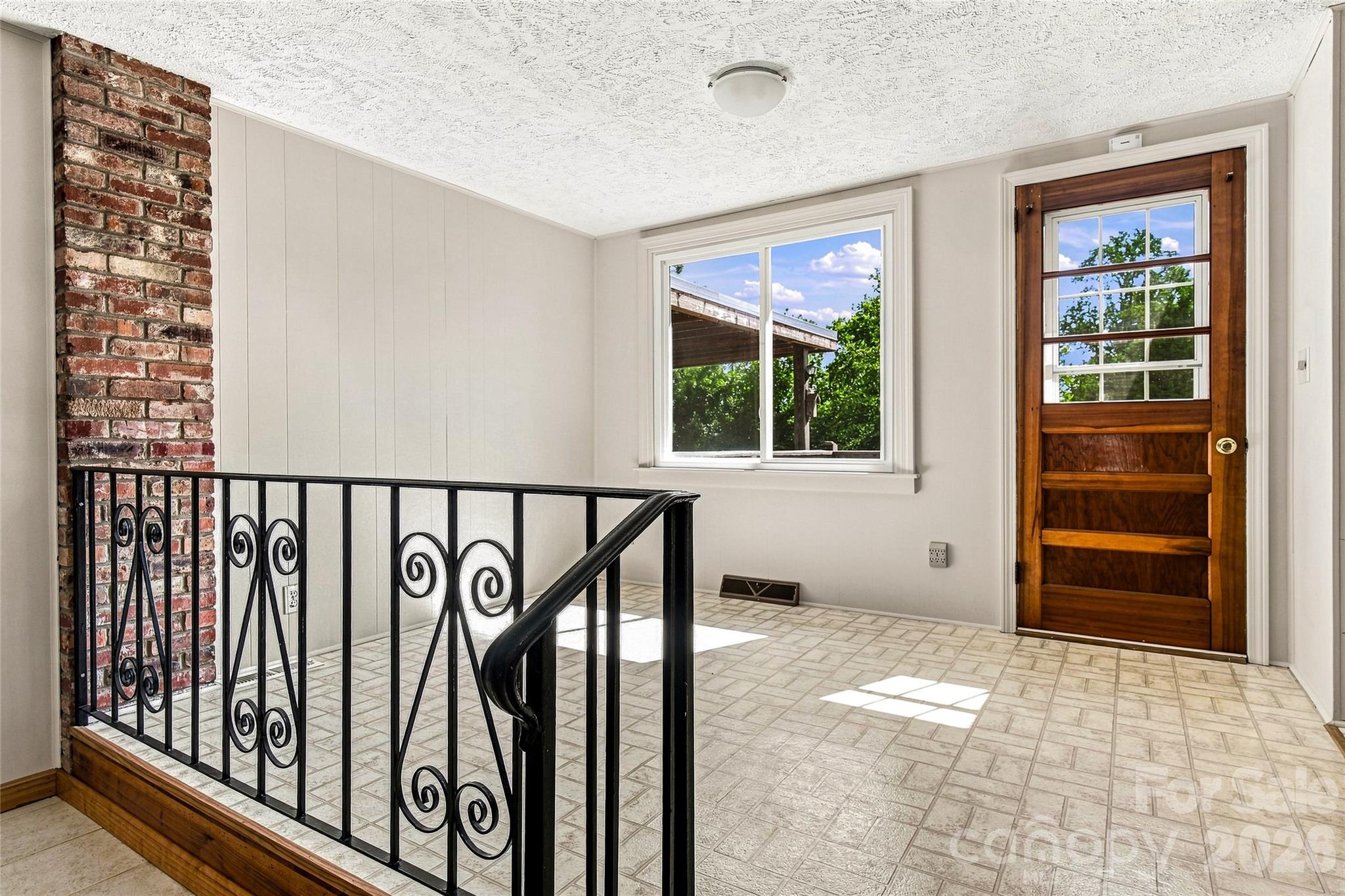 708 Loop Road Hendersonville, NC 28792 - Photo 19 of 32 Gallery Image 19
