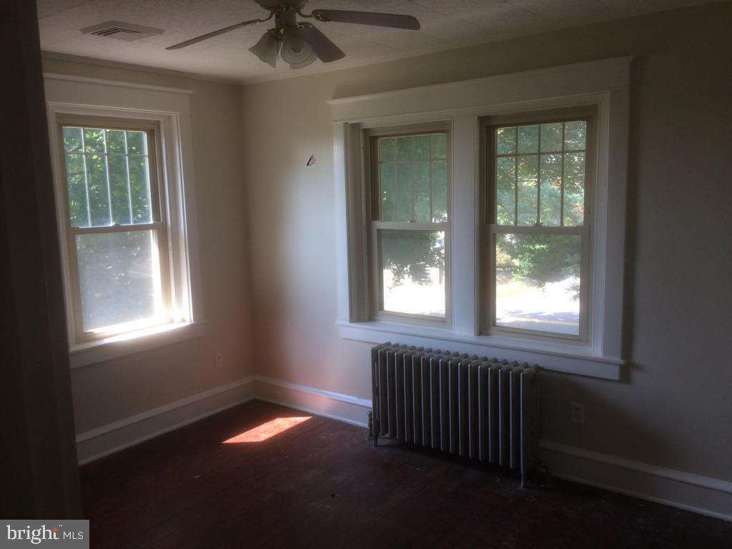 1733 Lampeter Road Lancaster, PA 17602 - Photo 14 of 39 Gallery Image 14