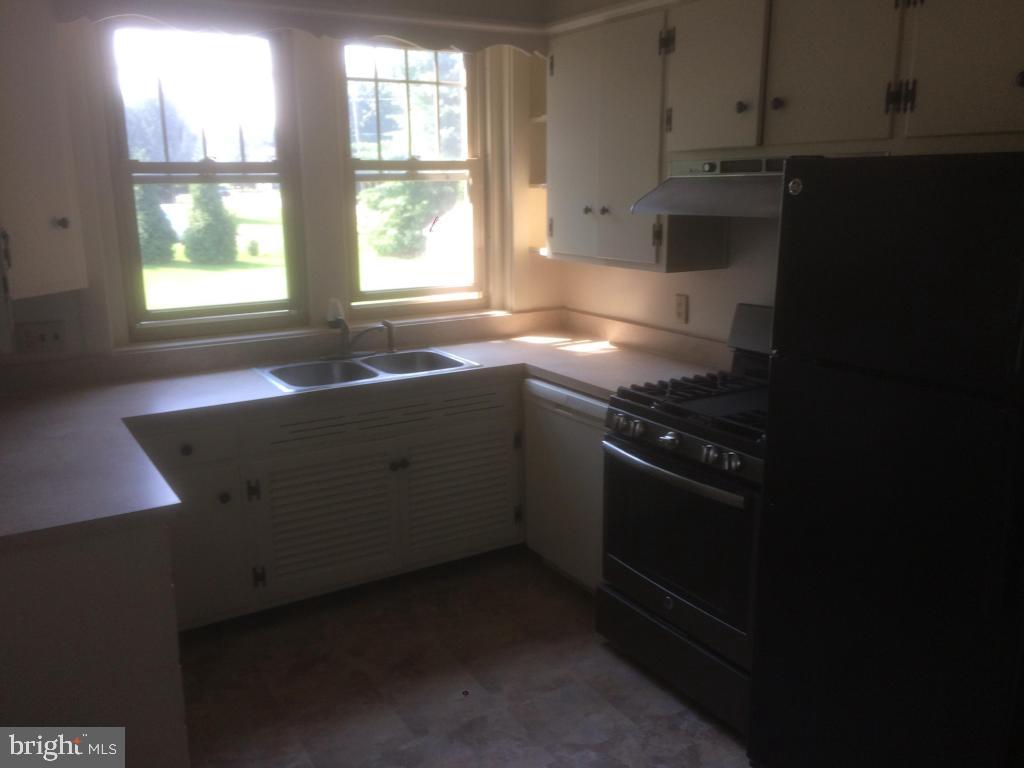 1733 Lampeter Road Lancaster, PA 17602 - Photo 19 of 39 Gallery Image 19