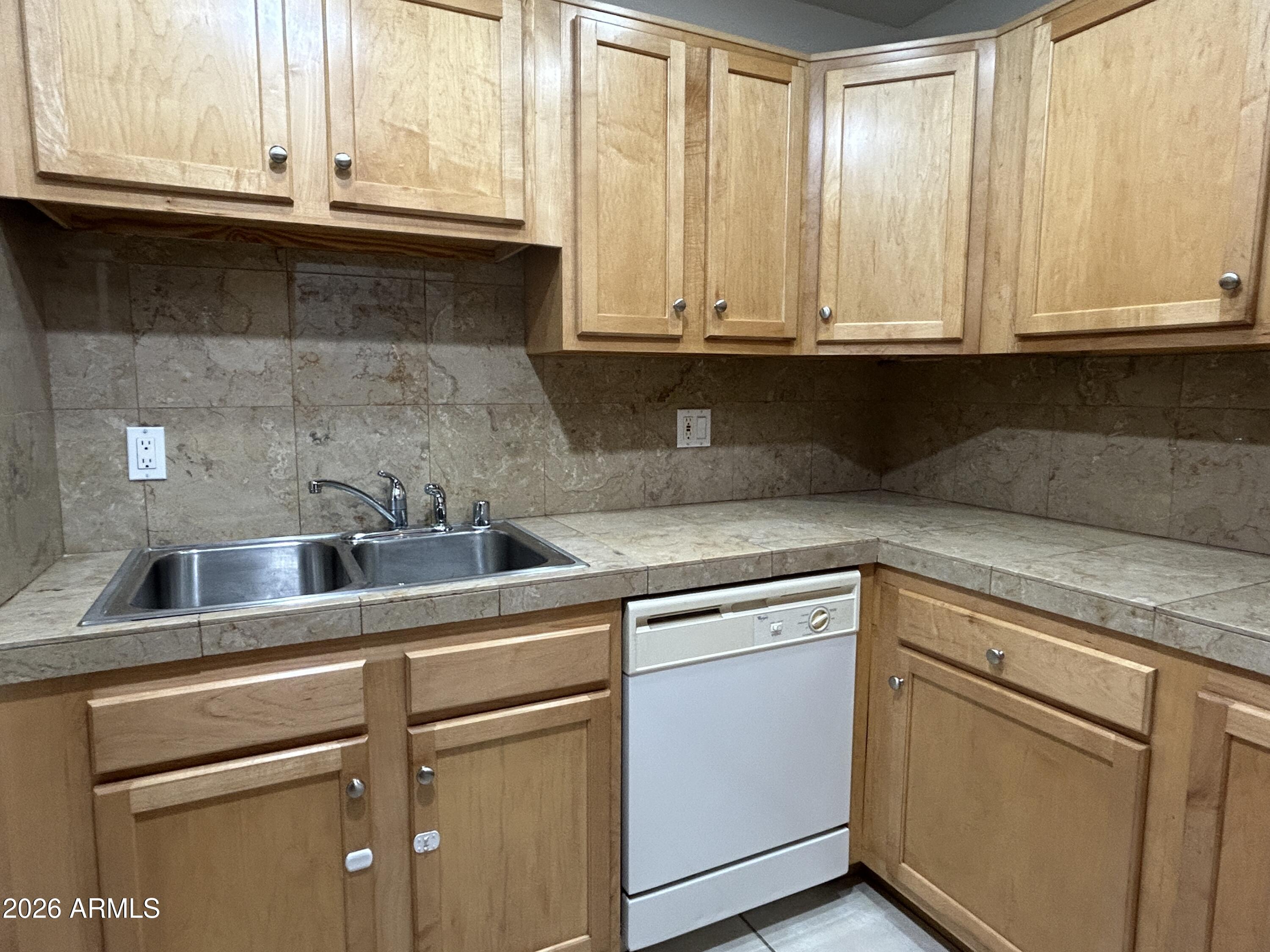 12440 North 20th Street, Unit 119 Phoenix, AZ 85022 - Photo 6 of 16 IMG_8660