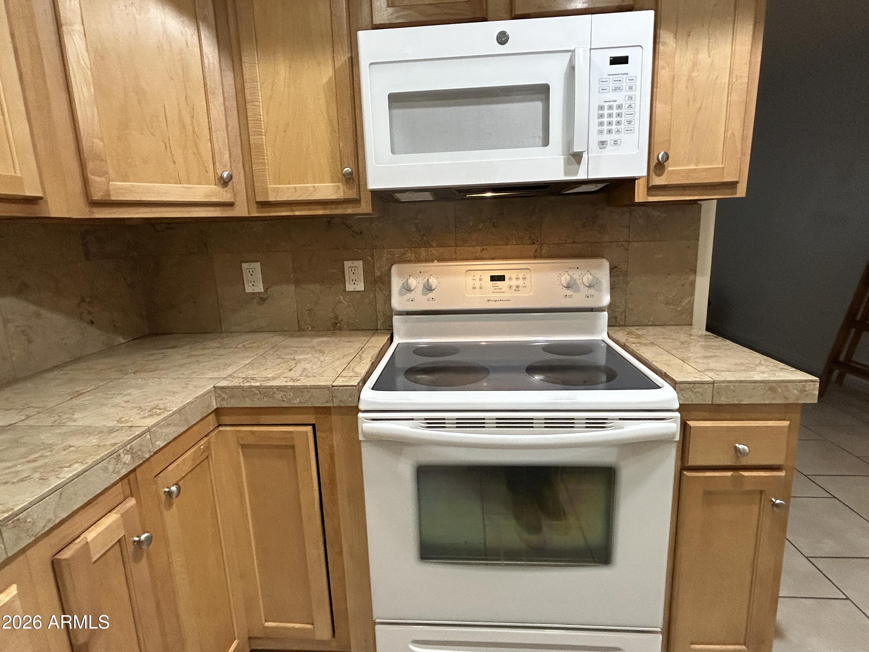 12440 North 20th Street, Unit 119 Phoenix, AZ 85022 - Photo 7 of 16 IMG_8661