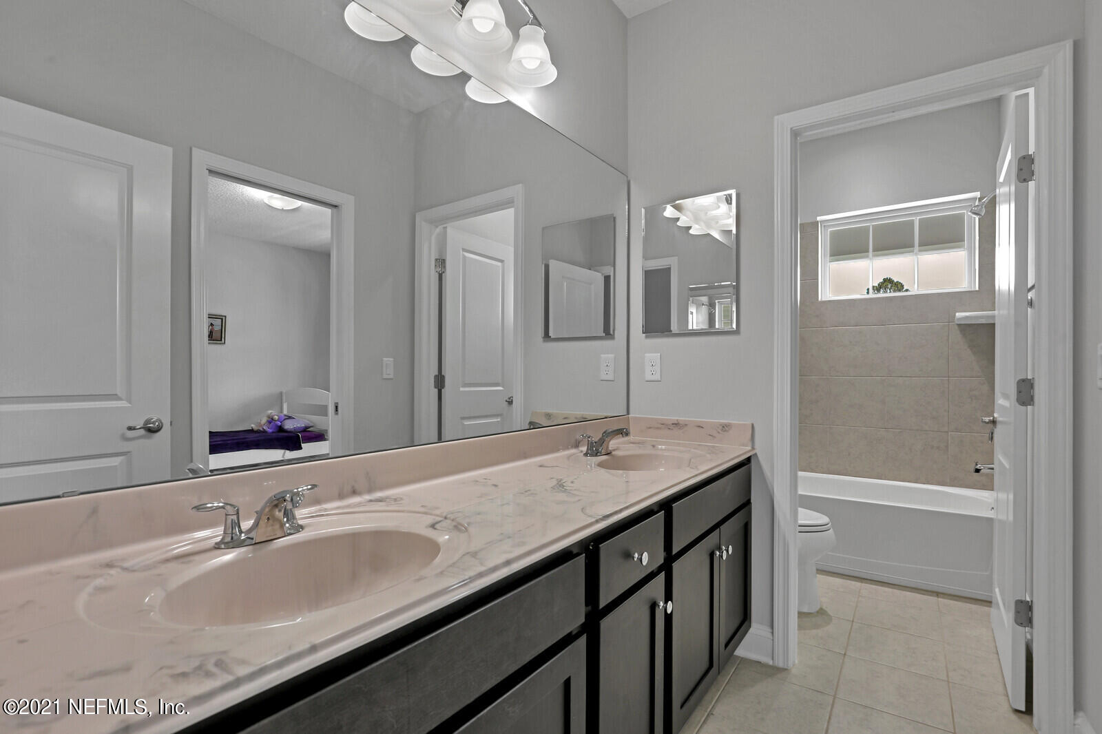 450 Pelican Pointe Road Ponte Vedra, FL 32081 - Photo 34 of 43 Jack n Jill tub