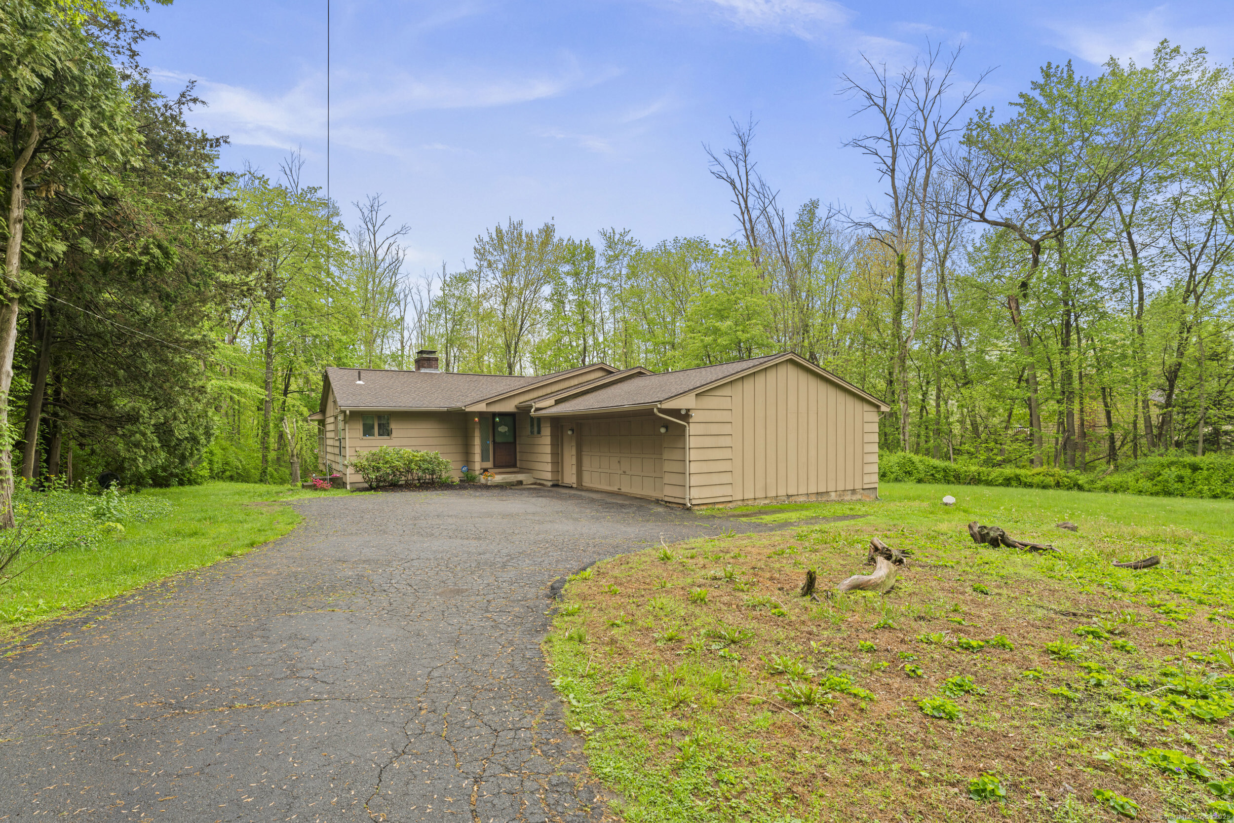 27 Adams Road Bloomfield, CT 06002 - Photo 1 of 1