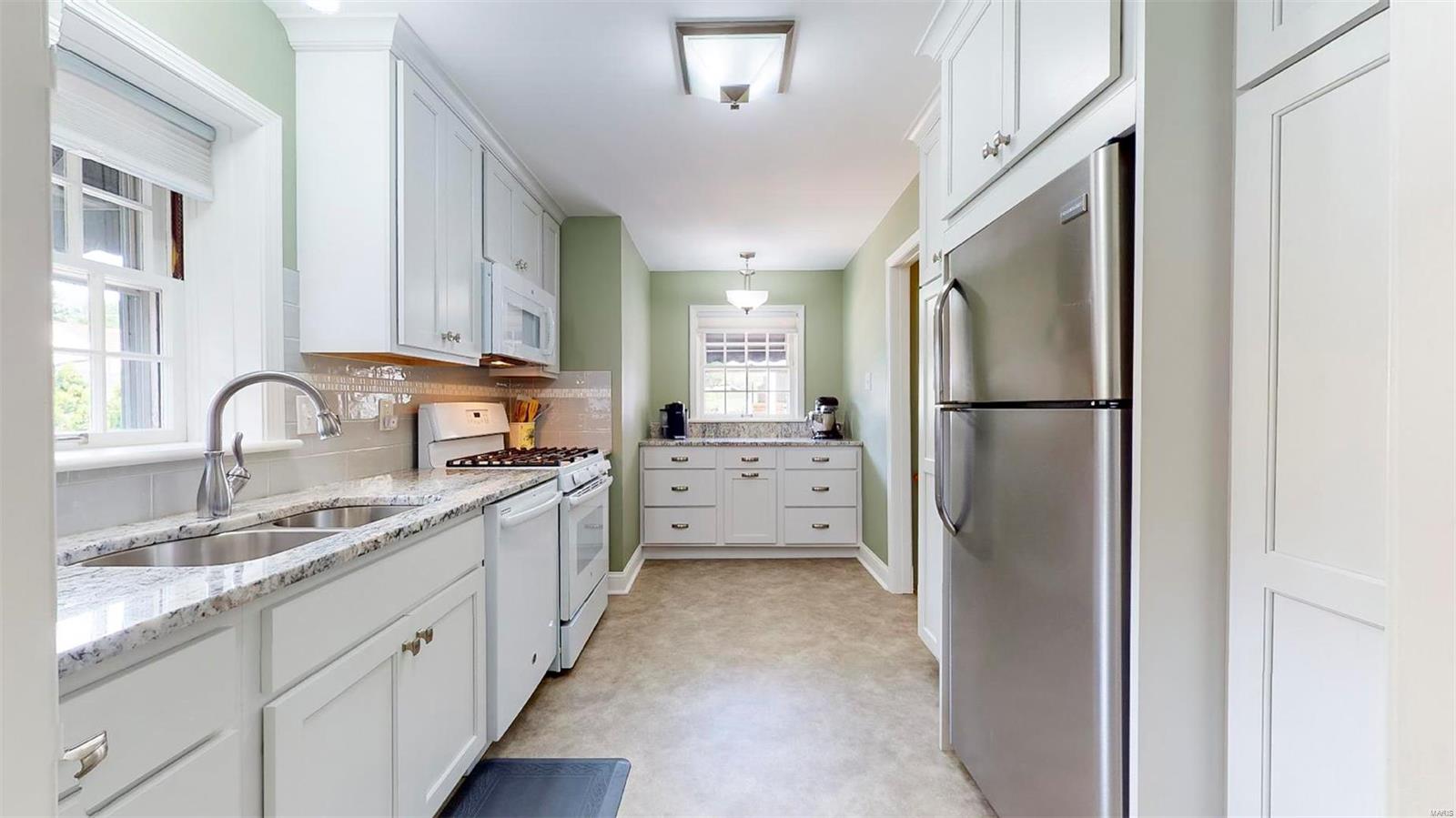 8543 MacKenzie Road St. Louis, MO 63123 - Photo 11 of 43 Gallery Image 11