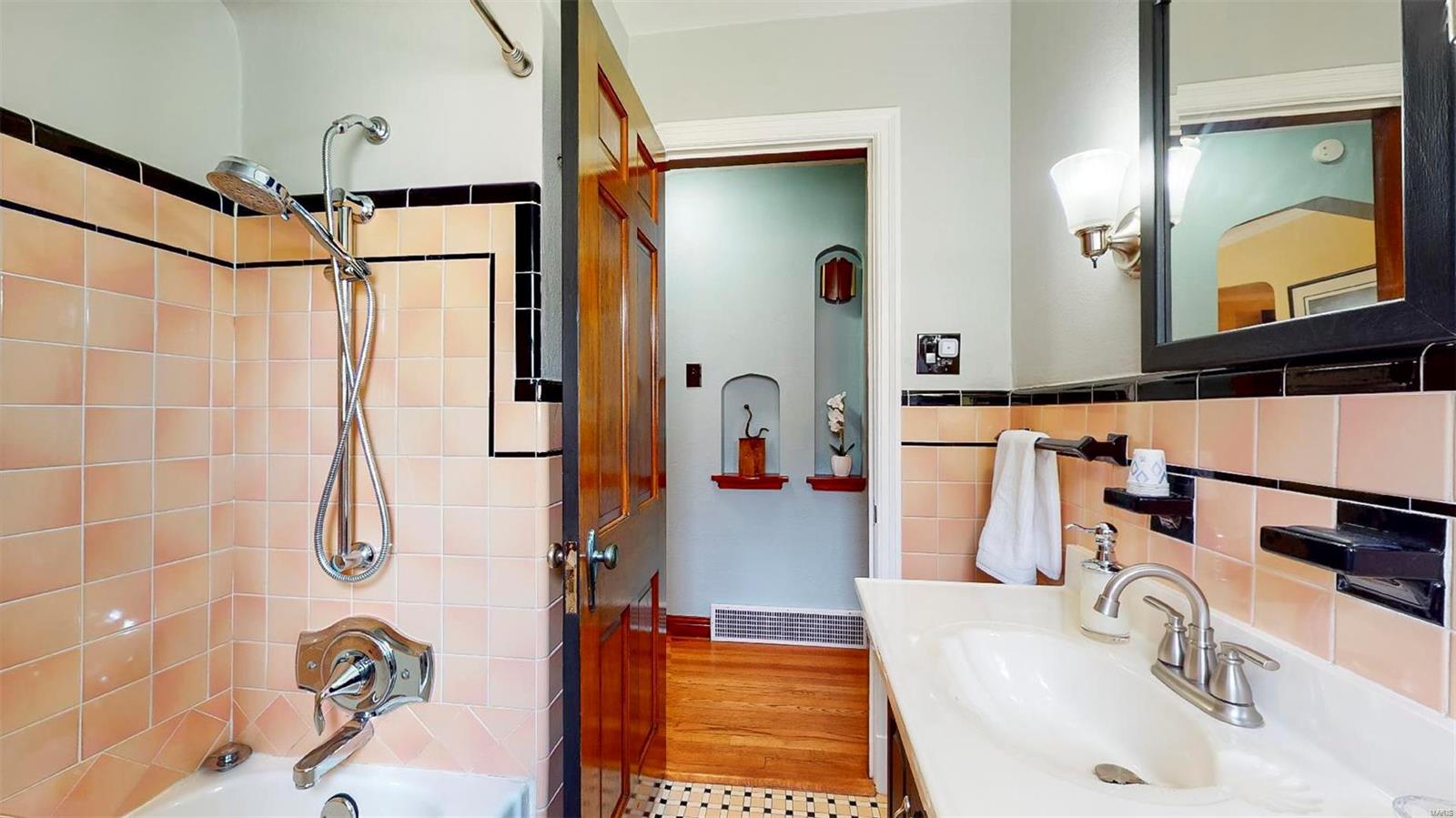 8543 MacKenzie Road St. Louis, MO 63123 - Photo 20 of 43 Gallery Image 20