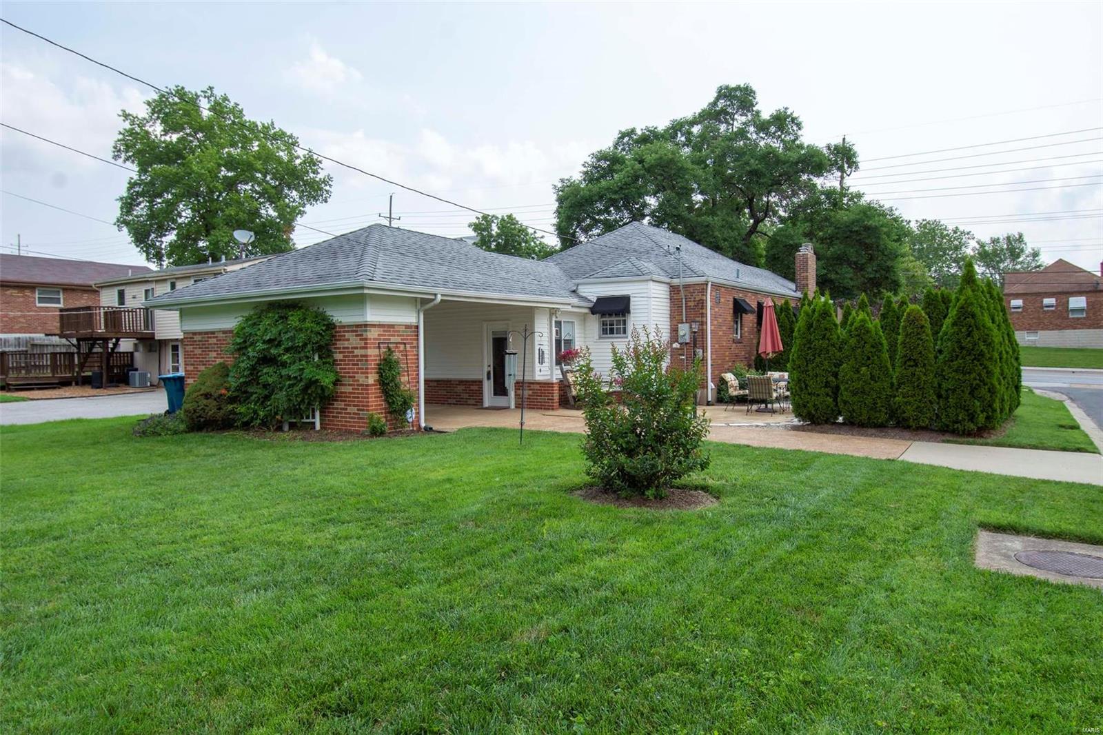 8543 MacKenzie Road St. Louis, MO 63123 - Photo 36 of 43 Gallery Image 36