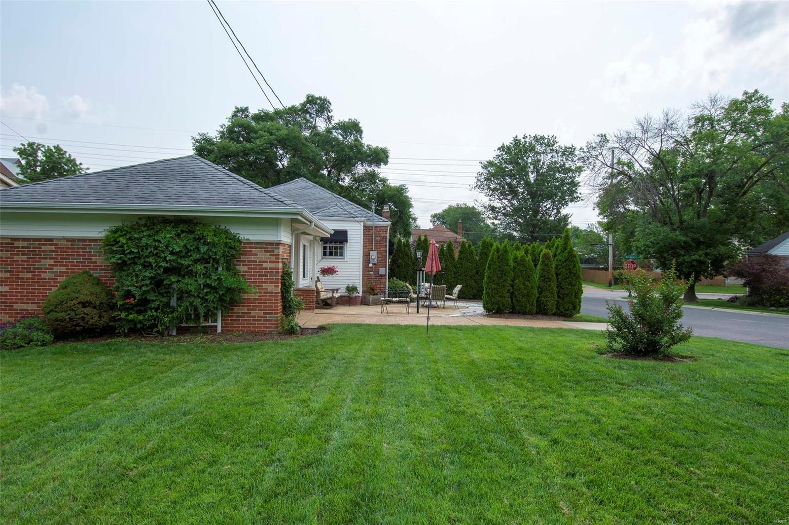 8543 MacKenzie Road St. Louis, MO 63123 - Photo 37 of 43 Gallery Image 37