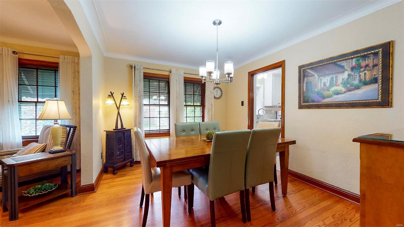 8543 MacKenzie Road St. Louis, MO 63123 - Photo 10 of 43 Gallery Image 10