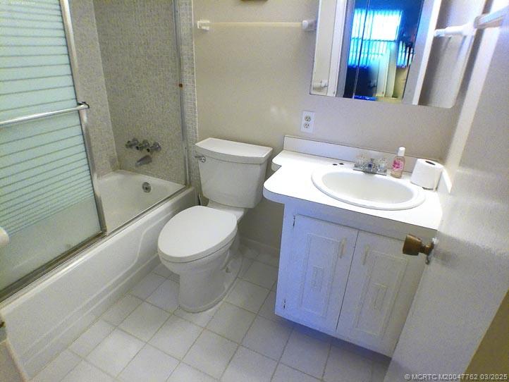 1919 Southwest Palm City Road, Unit H Stuart, FL 34994 - Photo 14 of 27 BATH