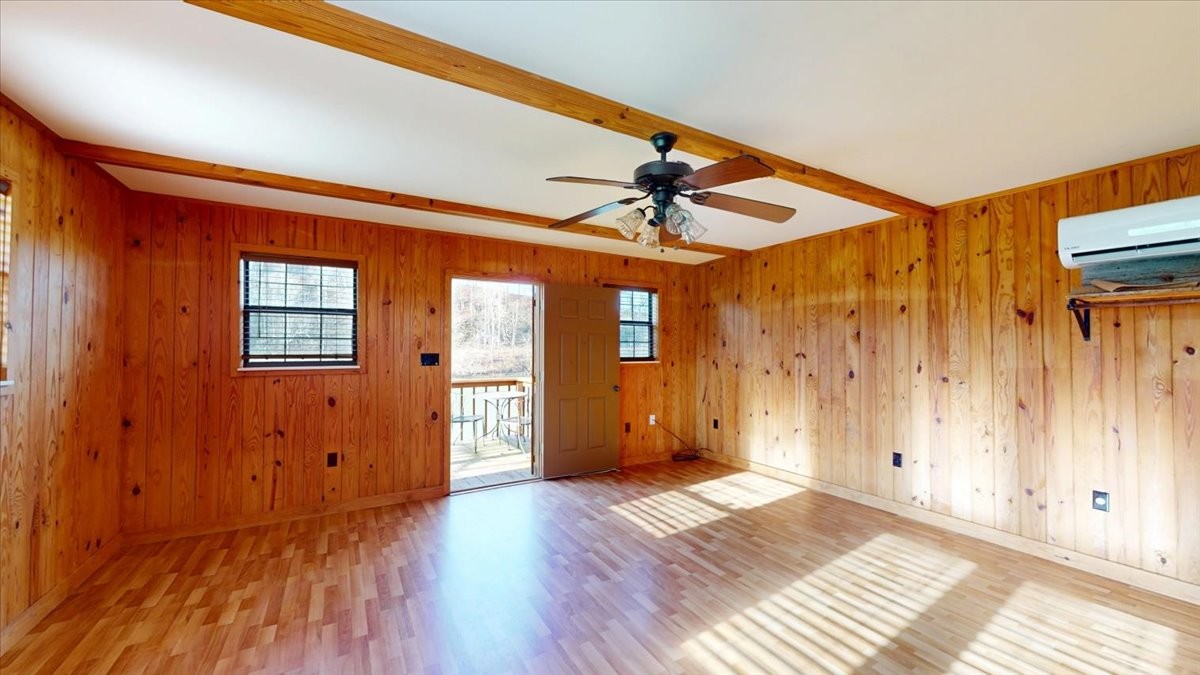 854 Holston Shores Drive Rutledge, TN 37861 - Photo 39 of 52 a view of hallway with a ceiling fan