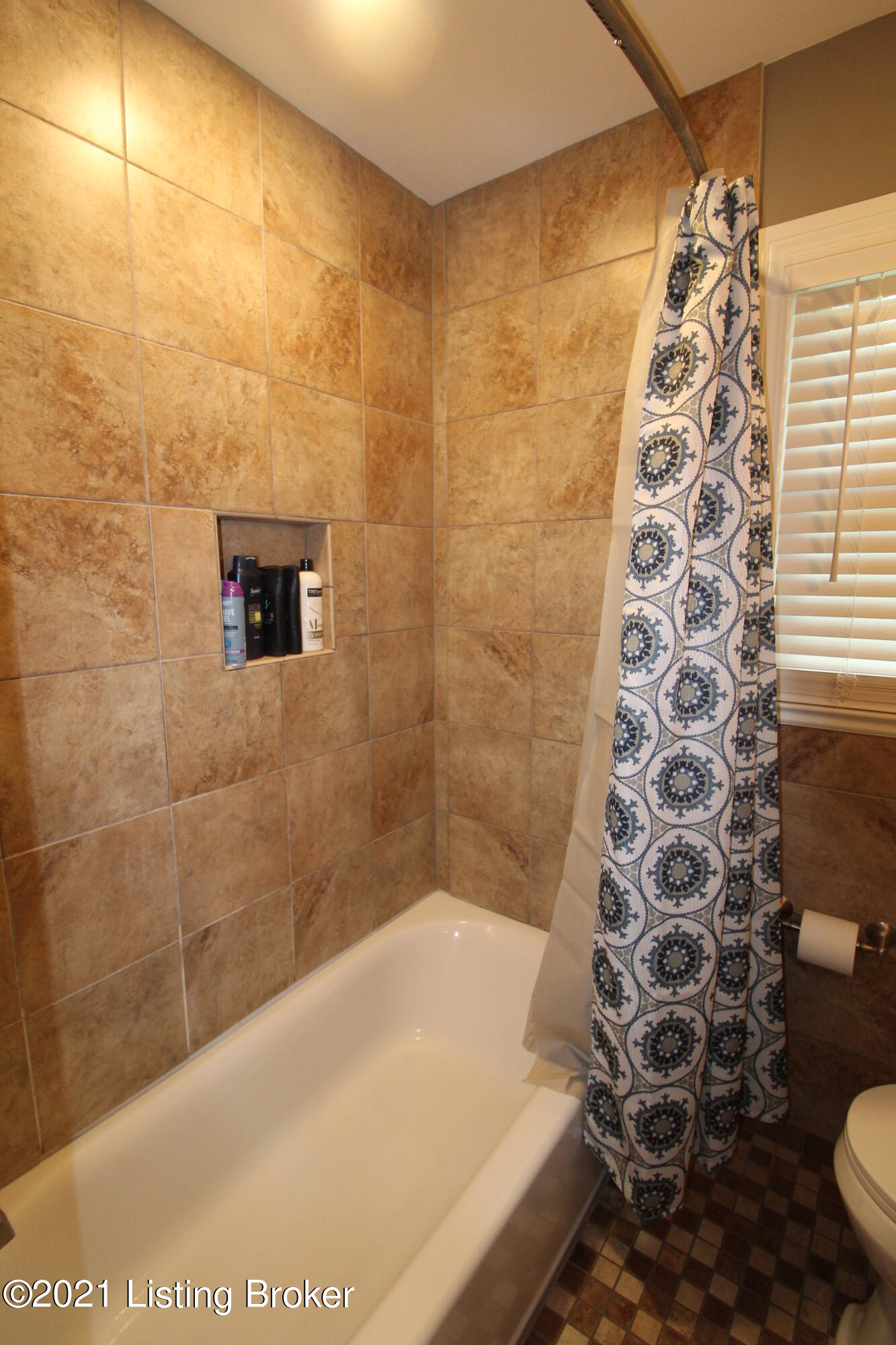 394 Stringer Lane Mount Washington, KY 40047 - Photo 18 of 59 011