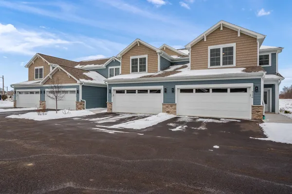 $319,900 | 3156 Bartells, Beloit, WI 53511
