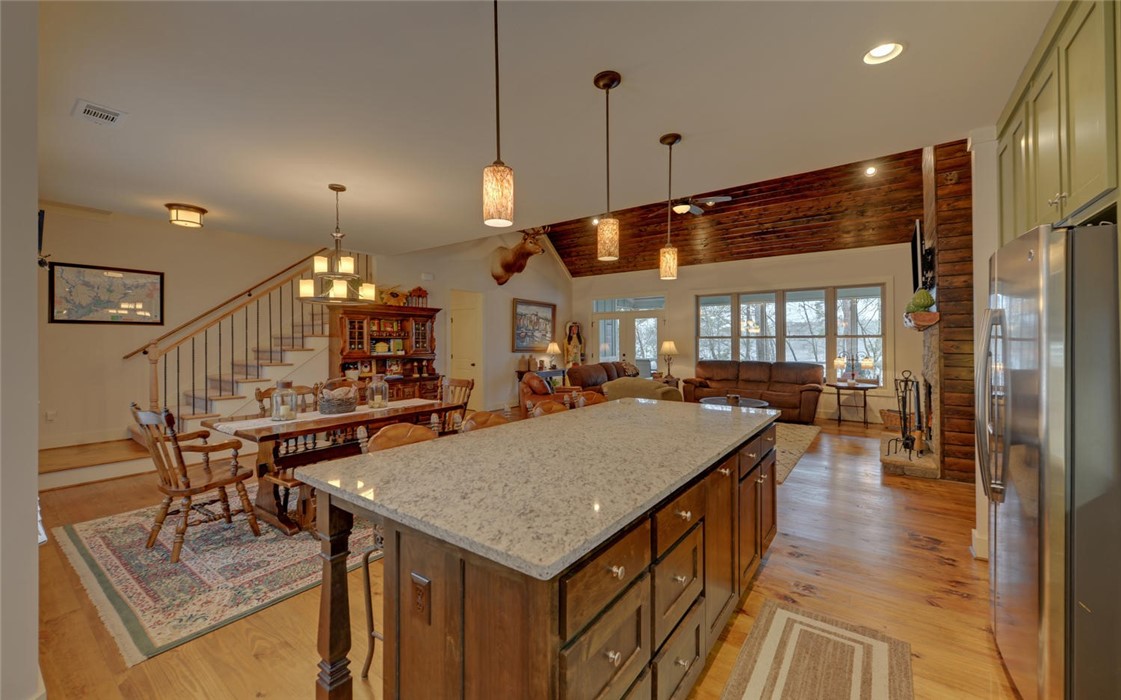 177 Breezy Point Hartwell, GA 30643 - Photo 12 of 40