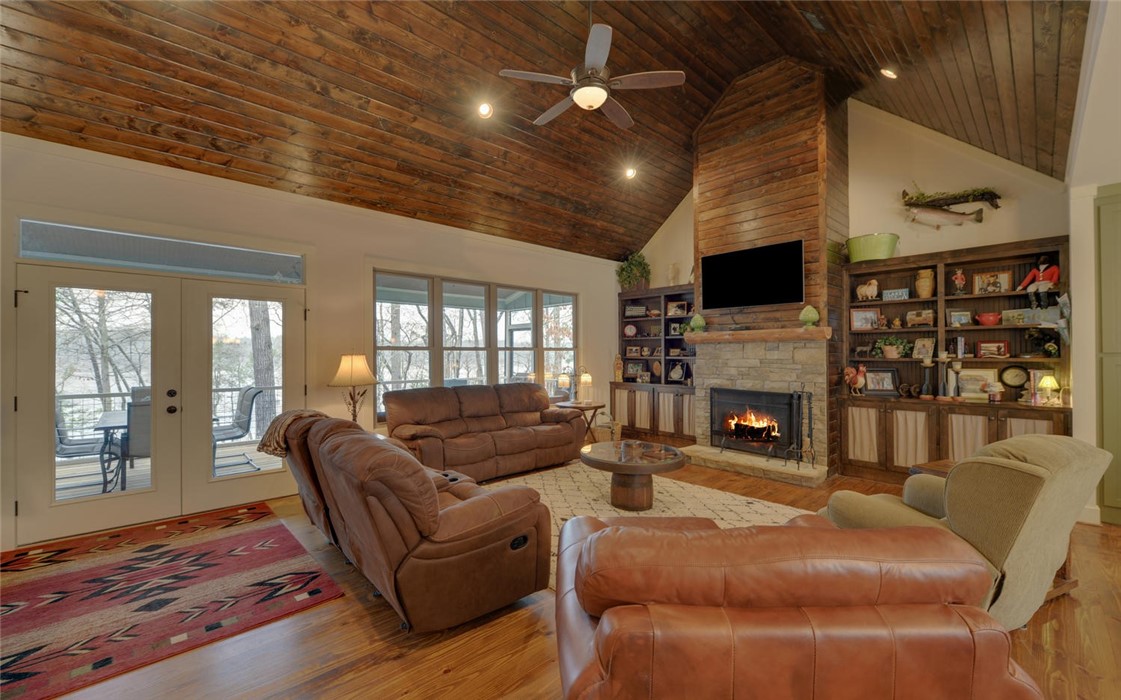 177 Breezy Point Hartwell, GA 30643 - Photo 8 of 40