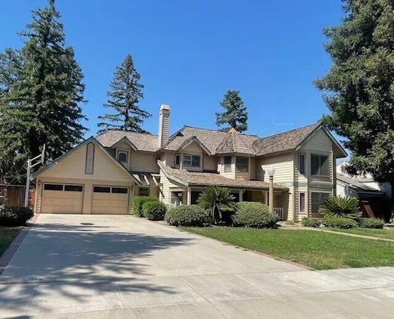 $565,000 | 144 East Parkview Avenue, Visalia, CA 93277
