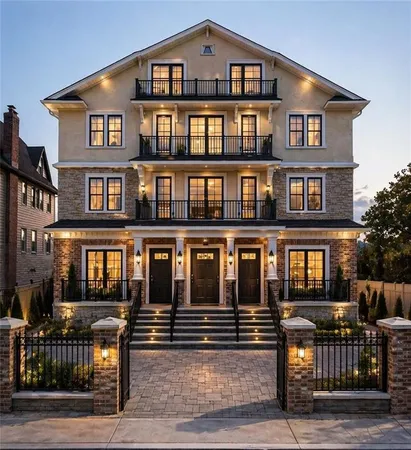 $999,000 | 3832 Laurel Avenue | Seagate